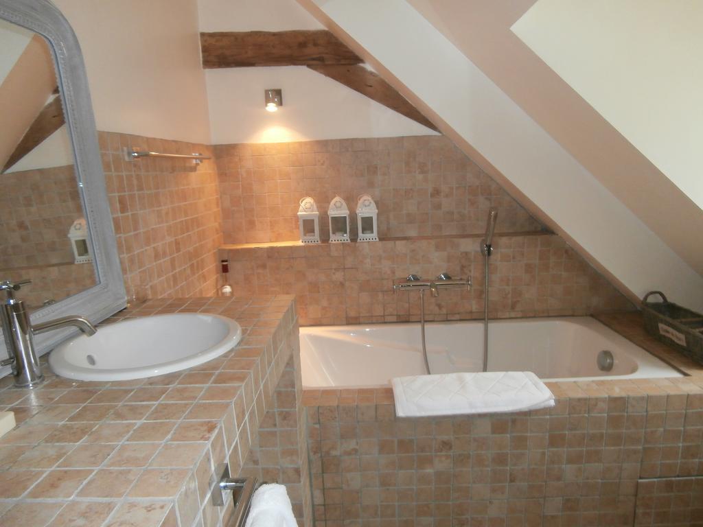 Bed and Breakfast La Tale Chahaignes Номер фото